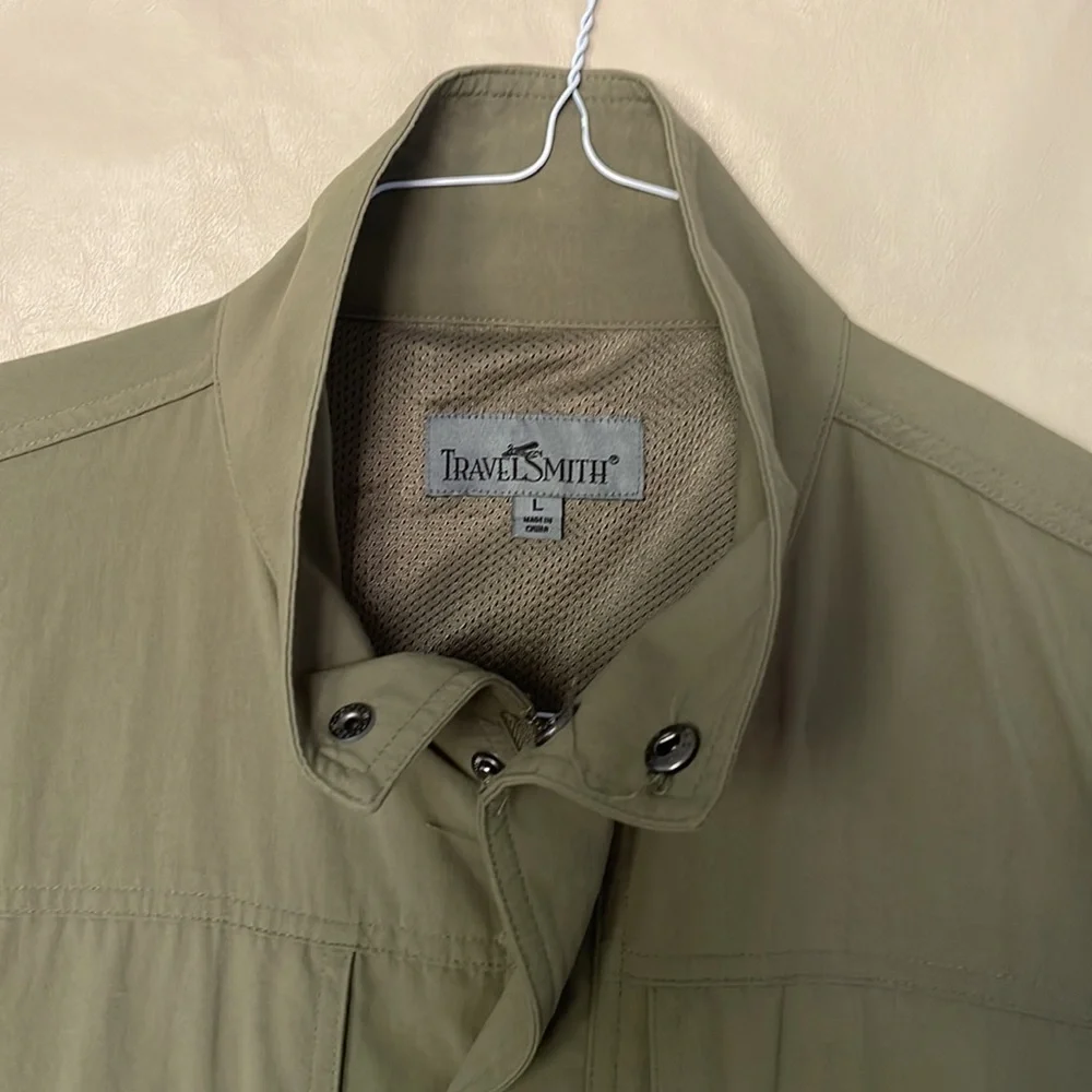TravelSmith (Never Worn) Men’s fishing vest, 16 Pockets, hunting, shooting Sz L - Picture 2 of 9